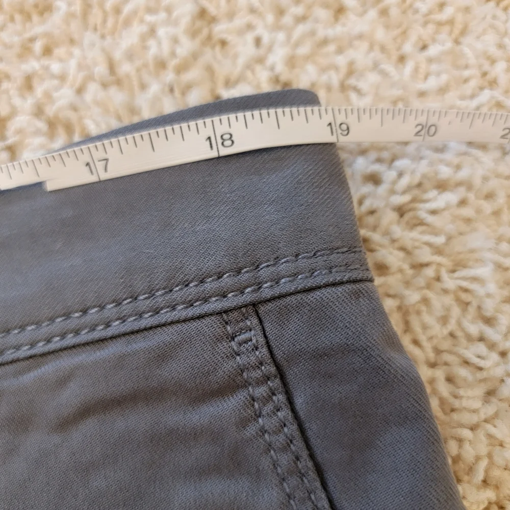 Tommy Bahama Men's Shorts Gray Size 36 NWOT